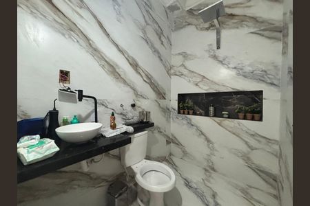 Apartamento à venda com 157m², 4 quartos e 1 vaga Apartamento à venda com 157m², 4 quartos e 1 vagaSuíte 2 - banheiro