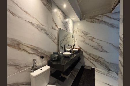 Apartamento à venda com 157m², 4 quartos e 1 vaga Apartamento à venda com 157m², 4 quartos e 1 vagaBanheiro social