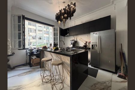 Apartamento à venda com 157m², 4 quartos e 1 vaga Apartamento à venda com 157m², 4 quartos e 1 vagaCozinha americana