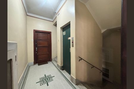 Apartamento à venda com 157m², 4 quartos e 1 vaga Apartamento à venda com 157m², 4 quartos e 1 vagaHall de entrada externo