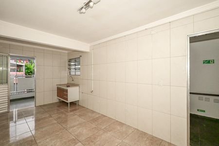 Cozinha de kitnet/studio para alugar com 1 quarto, 60m² em Vila Francisco Remeikis, Taboão da Serra