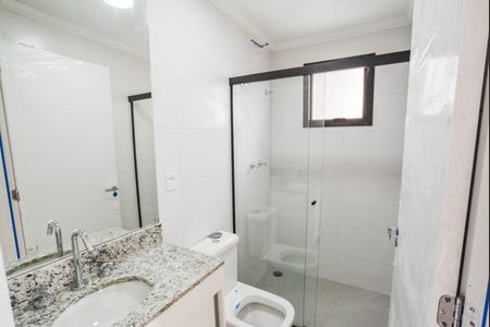 Apartamento à venda com 55m², 2 quartos e 2 vagasBanheiro da Suíte