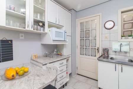 Apartamento à venda com 95m², 2 quartos e 2 vagasCozinha e Área de Serviço