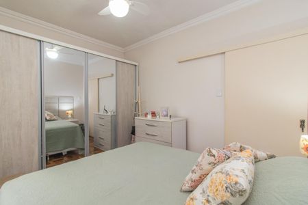 Quarto 1 de apartamento para alugar com 2 quartos, 95m² em Cristal, Porto Alegre