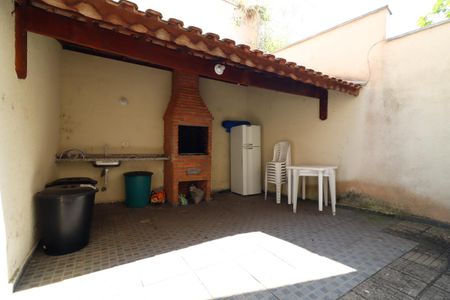 Casa de condomínio à venda com 57m², 2 quartos e 1 vagaÁrea comum - Churrasqueira