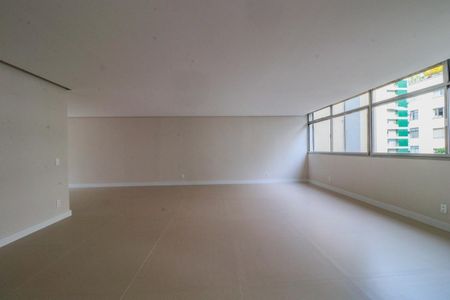 Apartamento à venda com 235m², 3 quartos e 3 vagas