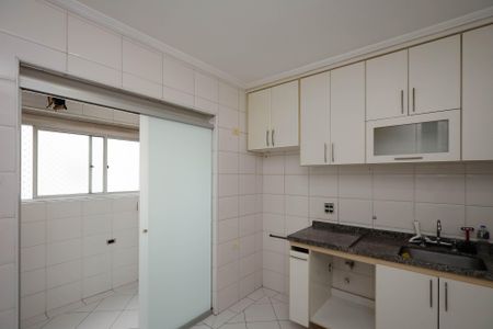 Apartamento para alugar com 97m², 3 quartos e 2 vagas Apartamento para alugar com 97m², 3 quartos e 2 vagasCozinha - Armários