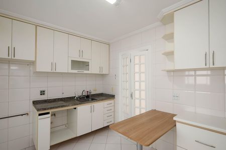 Apartamento para alugar com 97m², 3 quartos e 2 vagas Apartamento para alugar com 97m², 3 quartos e 2 vagasCozinha - Armários