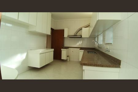 Casa à venda com 3 quartos, 240m² em Vila Clementino, São Paulo