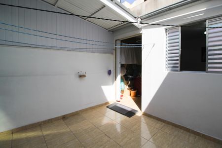 Casa para alugar com 110m², 2 quartos e 1 vagaQuintal