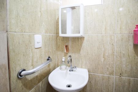 Casa para alugar com 110m², 2 quartos e 1 vagaBanheiro de serviço