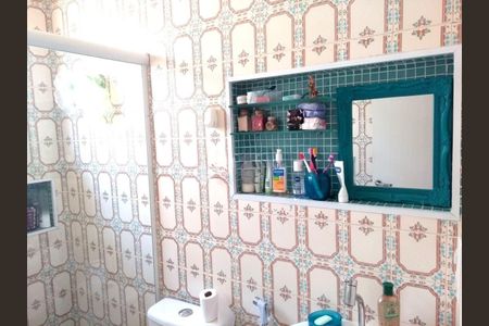 Casa à venda com 100m², 3 quartos e 2 vagas
