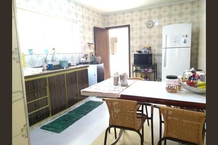 Casa à venda com 100m², 3 quartos e 2 vagas