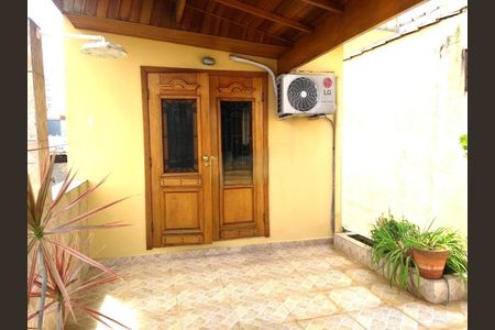 Casa à venda com 100m², 3 quartos e 2 vagas