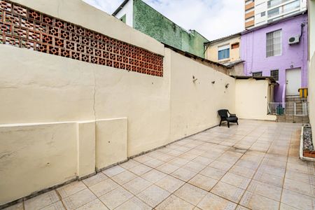 Casa à venda com 120m², 2 quartos e 1 vaga Casa à venda com 120m², 2 quartos e 1 vagaQuintal