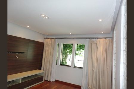 Casa à venda com 3 quartos, 144m² em Planalto Paulista, São Paulo