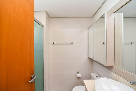 Apartamento para alugar com 70m², 2 quartos e 1 vaga Apartamento para alugar com 70m², 2 quartos e 1 vagaBanheiro da Suíte