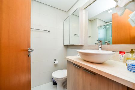 Apartamento para alugar com 70m², 2 quartos e 1 vaga Apartamento para alugar com 70m², 2 quartos e 1 vagaBanheiro da Suíte