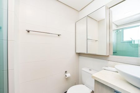 Apartamento para alugar com 70m², 2 quartos e 1 vaga Apartamento para alugar com 70m², 2 quartos e 1 vagaBanheiro da Suíte