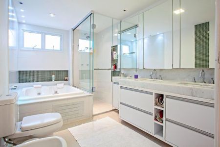 Apartamento à venda com 258m², 3 quartos e 4 vagas