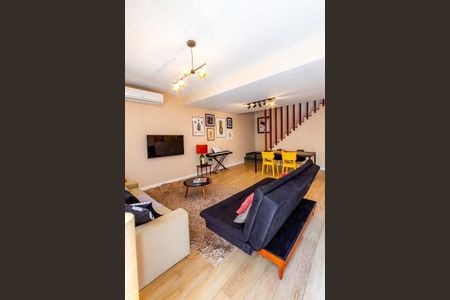 Casa à venda com 3 quartos, 214m² em Vila Mariana, São Paulo