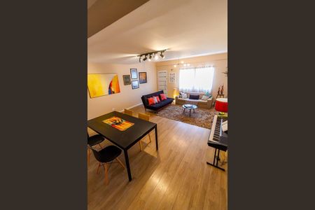 Casa à venda com 3 quartos, 214m² em Vila Mariana, São Paulo