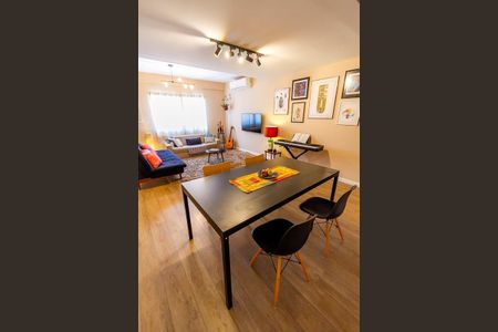 Casa à venda com 3 quartos, 214m² em Vila Mariana, São Paulo