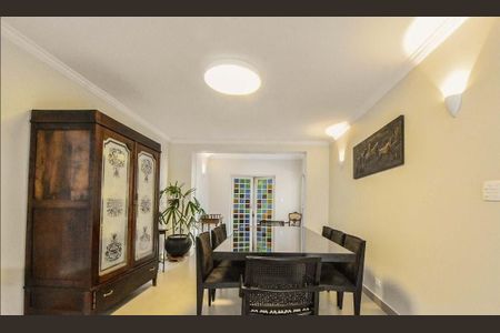 Casa à venda com 4 quartos, 200m² em Brooklin, São Paulo