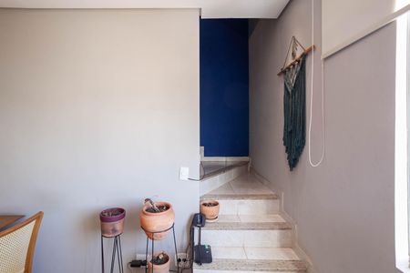 Apartamento para alugar com 110m², 2 quartos e 1 vagaEscada