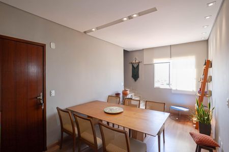 Sala 1 de apartamento para alugar com 2 quartos, 110m² em Serrano, Belo Horizonte