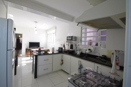 Casa à venda com 169m², 3 quartos e 2 vagas