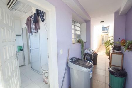 Casa à venda com 169m², 3 quartos e 2 vagas