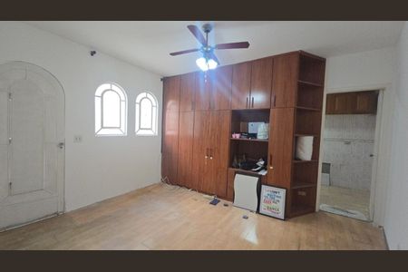 Casa à venda com 3 quartos, 181m² em Jardim Londrina, São Paulo