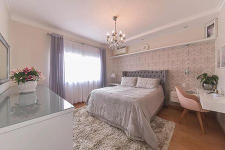 Casa à venda com 4 quartos, 214m² em Campo Belo, São Paulo