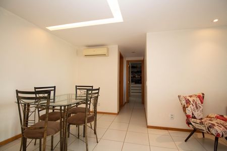 Apartamento para alugar com 2 quartos, 69m² em Qi 27, Brasília