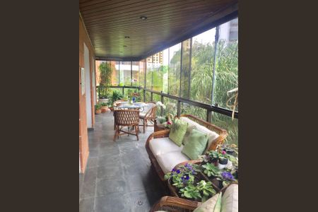 Apartamento à venda com 206m², 3 quartos e 2 vagas
