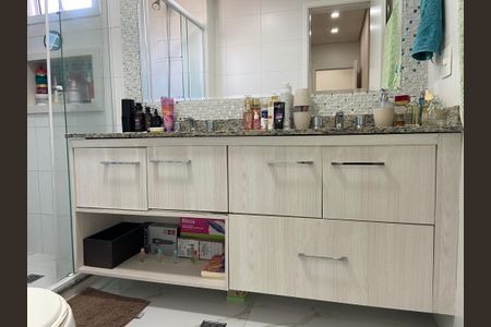 Apartamento à venda com 171m², 3 quartos e 3 vagasQuarto 3 - Banheiro