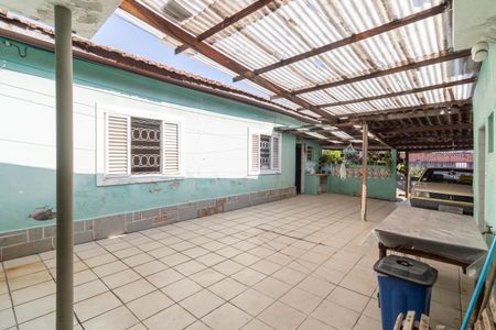 Casa à venda com 79m², 2 quartos e 5 vagasGaragem