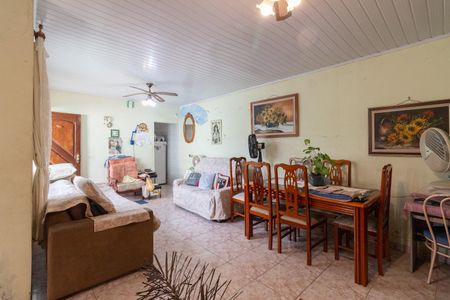 Casa à venda com 79m², 2 quartos e 5 vagasSala
