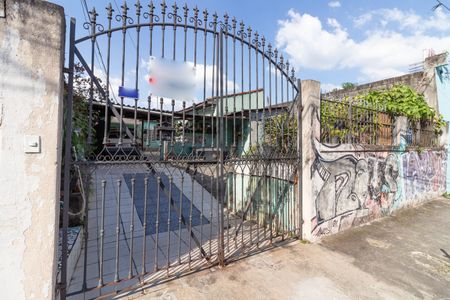 Casa à venda com 79m², 2 quartos e 5 vagasFachada