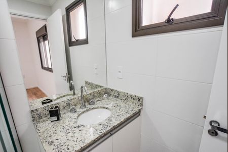 Apartamento à venda com 55m², 1 quarto e 2 vagas Apartamento à venda com 55m², 1 quarto e 2 vagasBanheiro da Suíte