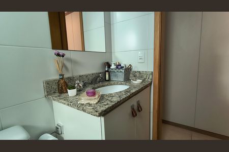 Apartamento à venda com 82m², 3 quartos e 2 vagas Apartamento à venda com 82m², 3 quartos e 2 vagasBanheiro da Suíte