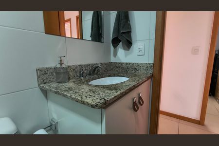 Apartamento à venda com 82m², 3 quartos e 2 vagas Apartamento à venda com 82m², 3 quartos e 2 vagasBanheiro Social