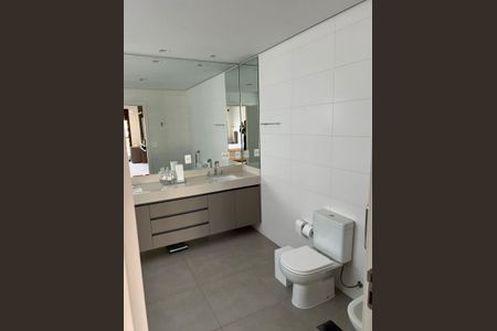 Apartamento à venda com 278m², 3 quartos e 5 vagasBanheiro 