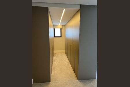 Apartamento à venda com 278m², 3 quartos e 5 vagasCloset