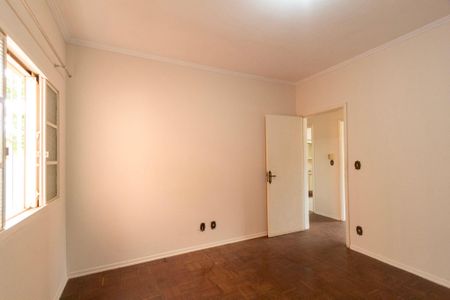 Casa para alugar com 330m², 4 quartos e 4 vagas Casa para alugar com 330m², 4 quartos e 4 vagasQuarto 2