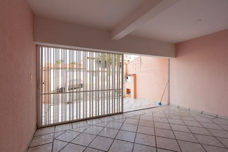 Casa para alugar com 330m², 4 quartos e 4 vagas Casa para alugar com 330m², 4 quartos e 4 vagasGaragem