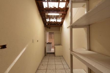 Casa para alugar com 330m², 4 quartos e 4 vagas Casa para alugar com 330m², 4 quartos e 4 vagasEdícula
