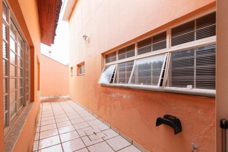 Casa para alugar com 330m², 4 quartos e 4 vagas Casa para alugar com 330m², 4 quartos e 4 vagasQuintal