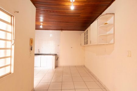 Casa para alugar com 330m², 4 quartos e 4 vagas Casa para alugar com 330m², 4 quartos e 4 vagasEdícula